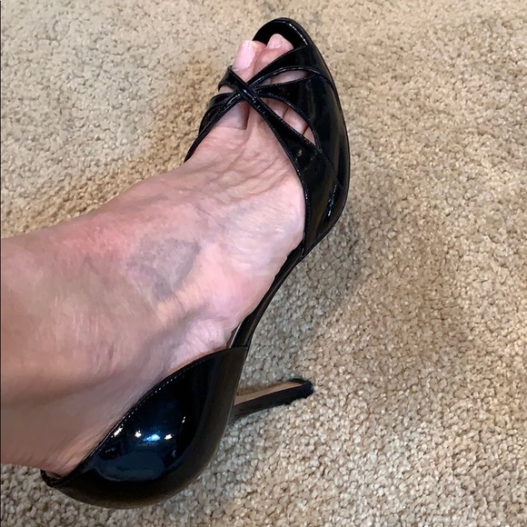 Manolo Blahnik Black patent leather d’Orsay pumps - Picture 7 of 7